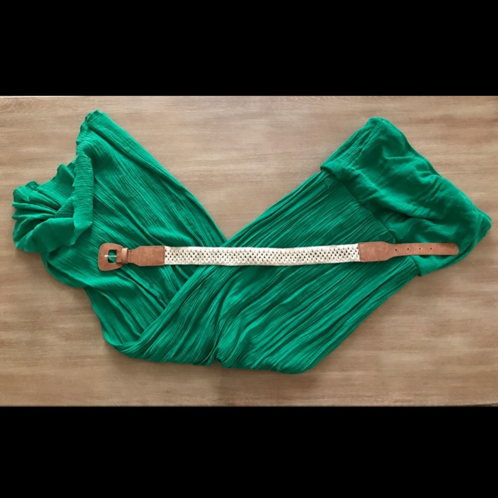 Green maxi dress with belt 💚