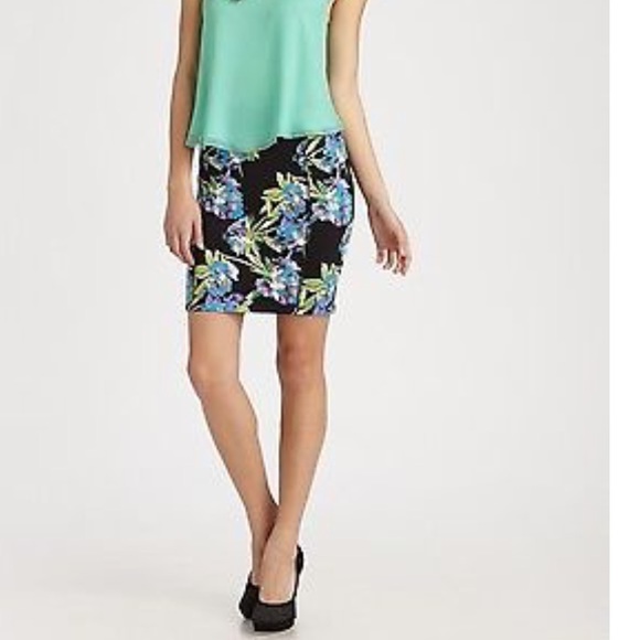NWT $325 Elizabeth and James Floral Scuba Skirt - Picture 3 of 5
