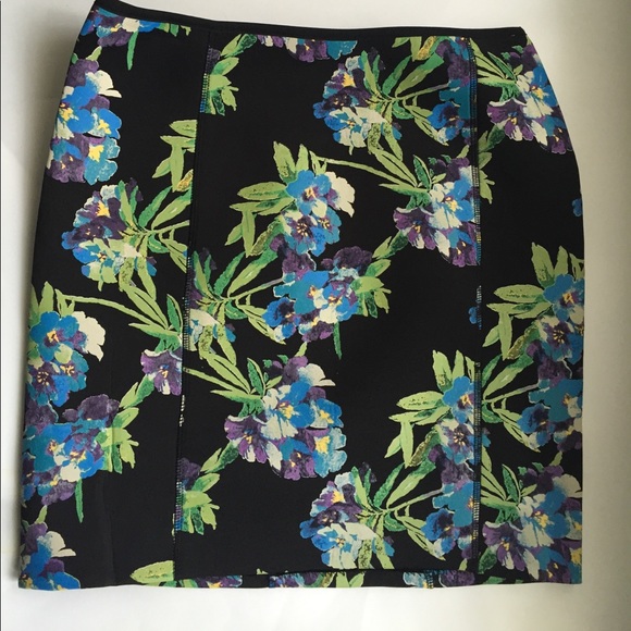 NWT $325 Elizabeth and James Floral Scuba Skirt - Picture 4 of 5