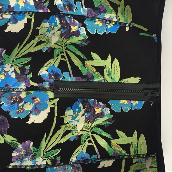 NWT $325 Elizabeth and James Floral Scuba Skirt - Picture 5 of 5