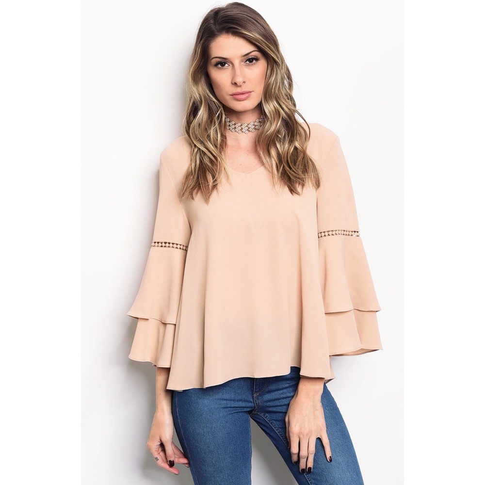 🔴Blow Out Sale! NEW! Ruffled Bell Sleeve Top