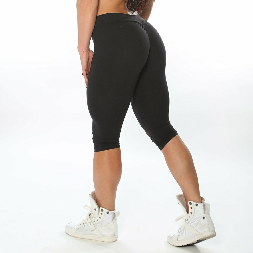 Black V-cut Celestial Bodiez Capri Leggings NWT