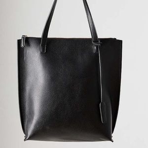 ✨NWOT UO Black Tote