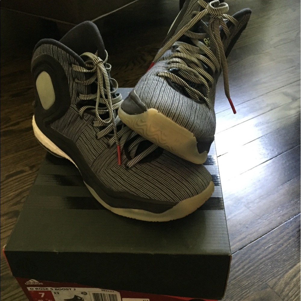 D Rose Basketball shoes
