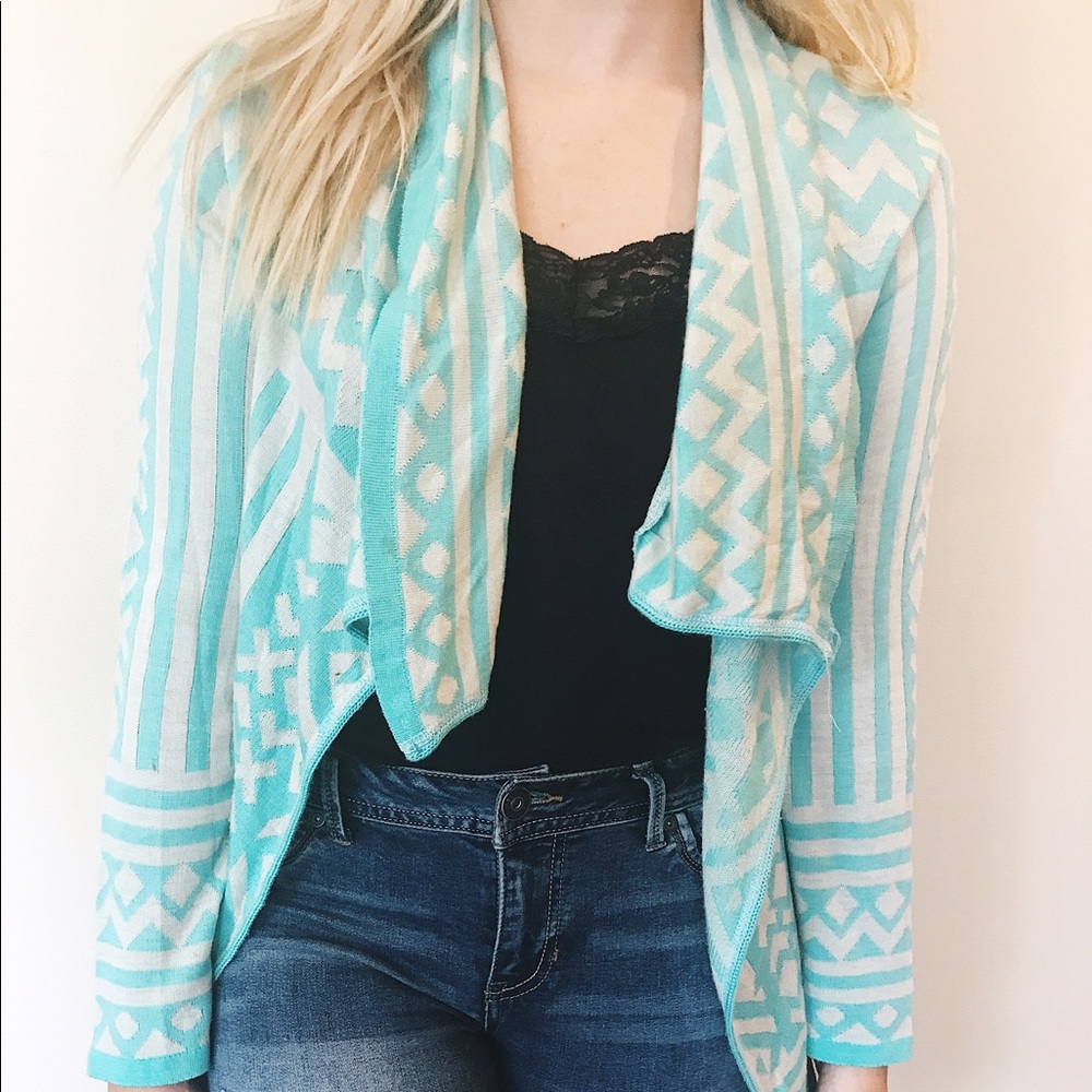 BLUE PATTERNED CARDIGAN