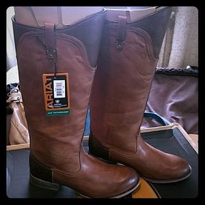 Ariat cowgirl boots