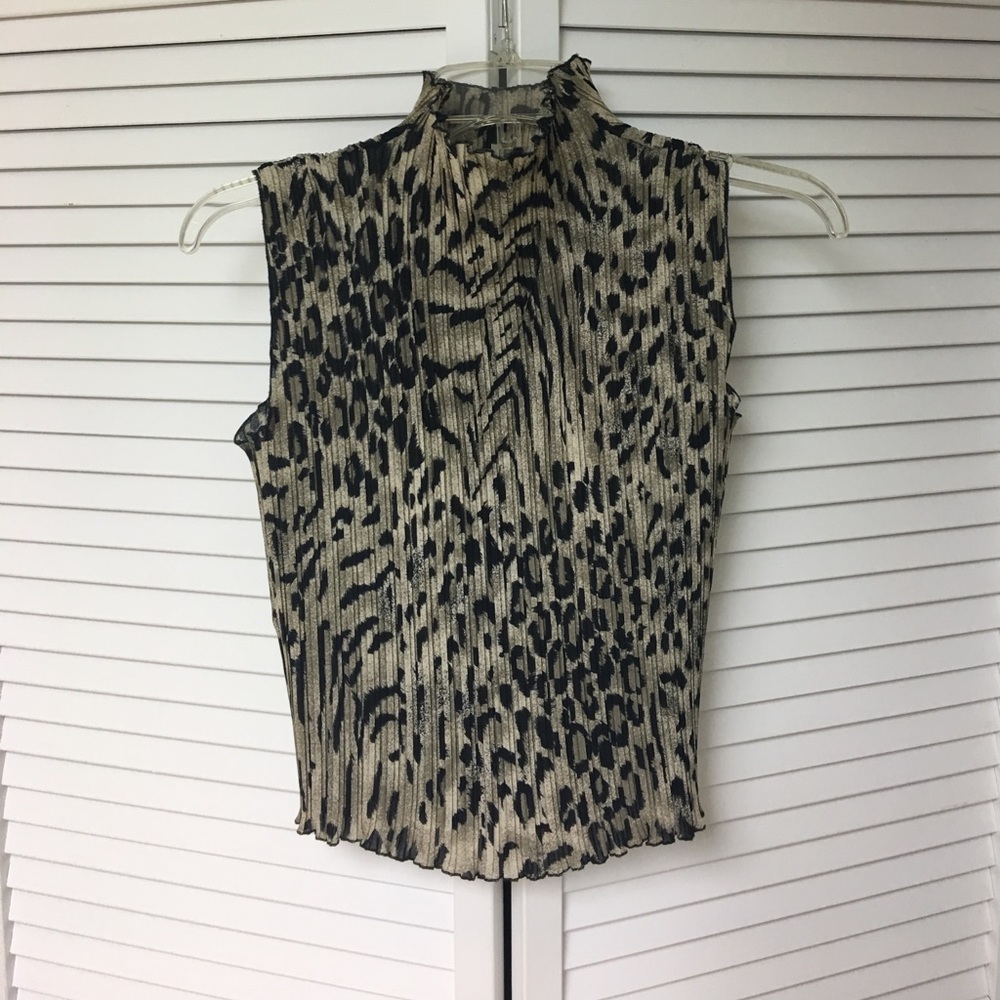 Very lite leopard print top
