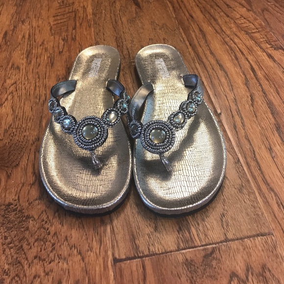 Kenneth Cole Reaction Shoes - Kenneth Cole reaction flip flops size 6