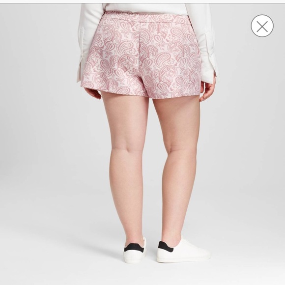 🛍️Victoria Beckham for Target Paisley Shorts - Picture 2 of 5