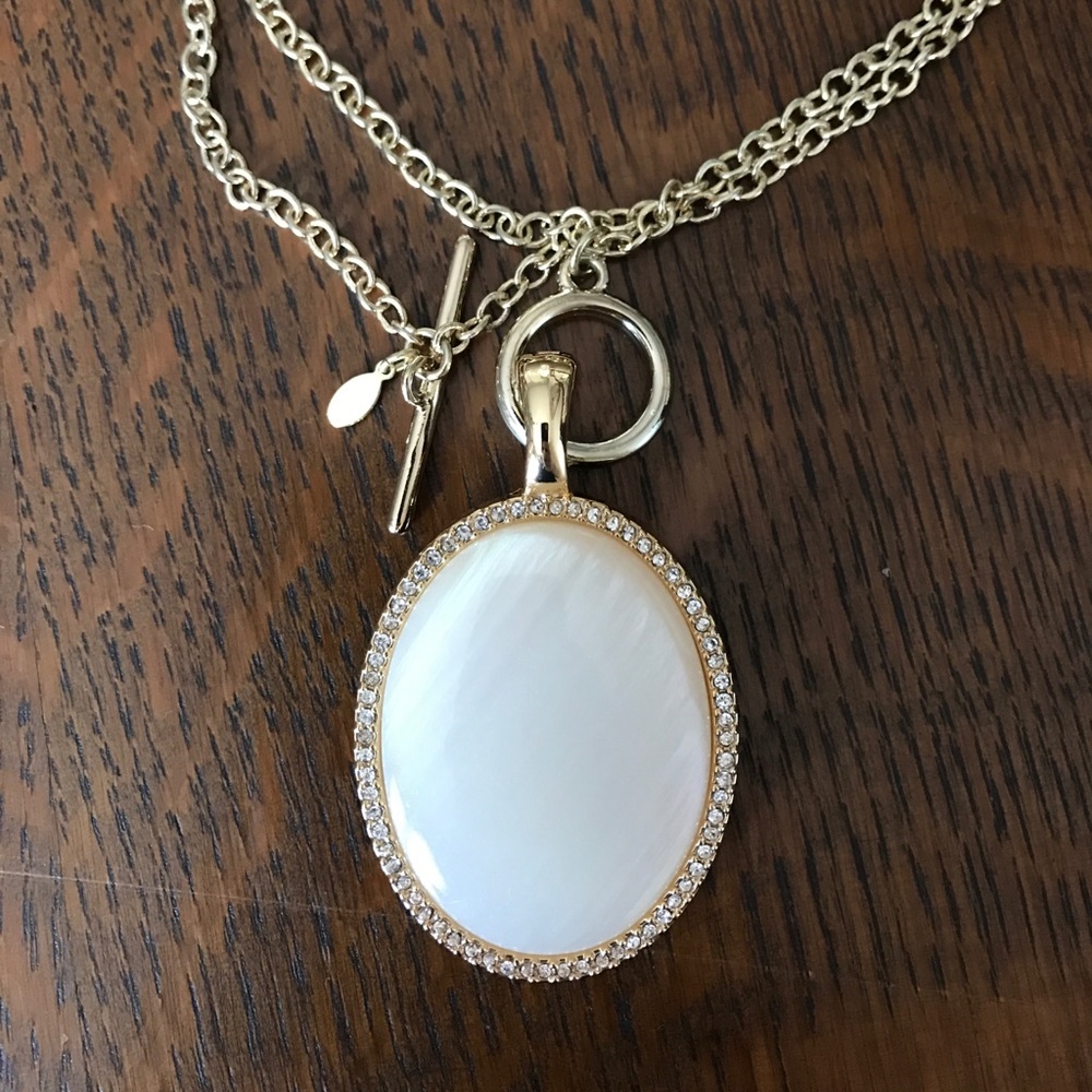 Long pendant necklace
