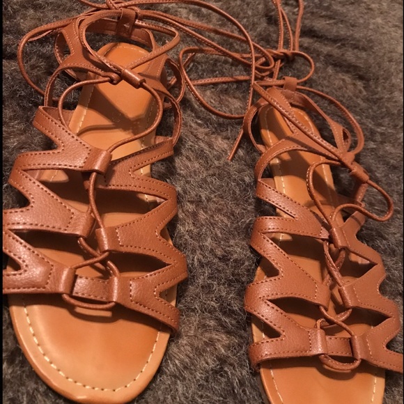 Lace up gladiator sandals - Picture 3 of 3