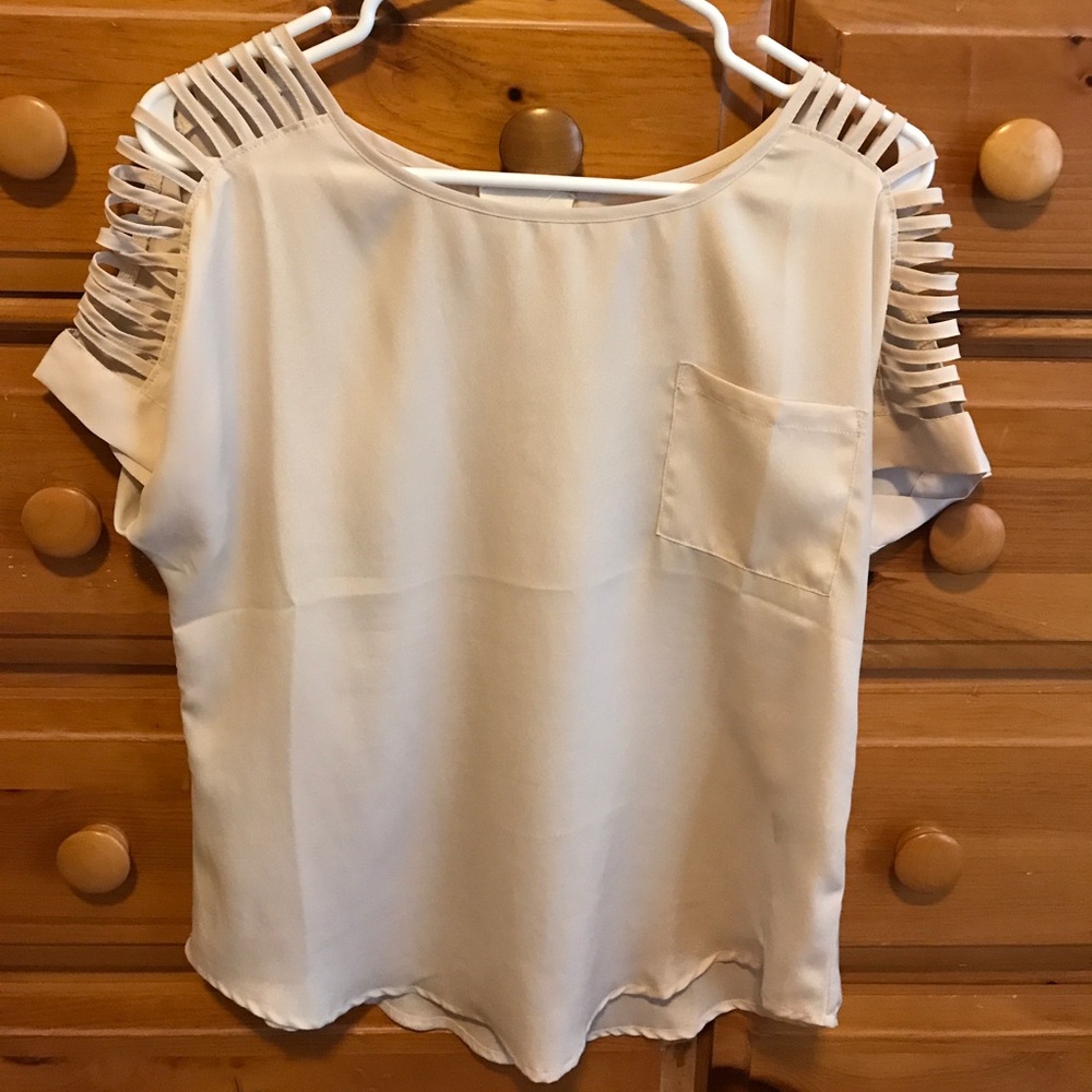 Cutout sleeve top