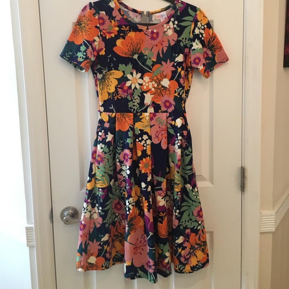 LuLaRoe Size Small Amelia