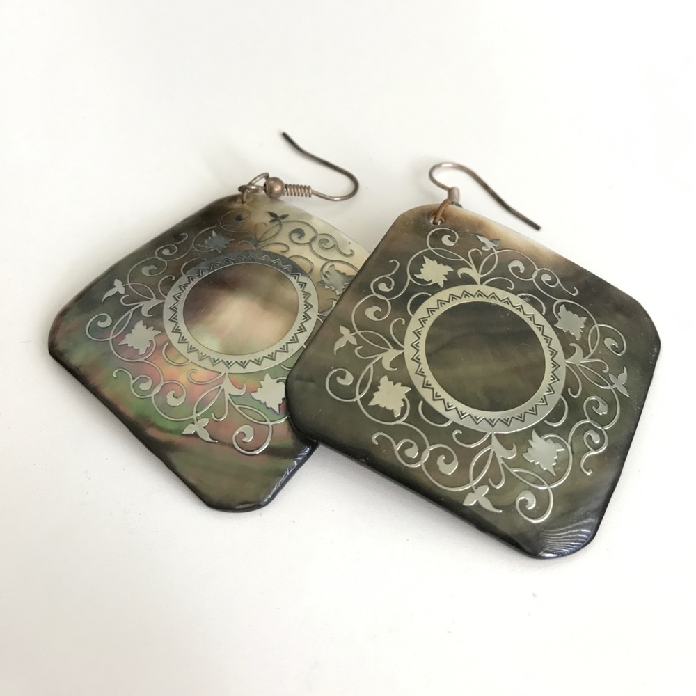 Square shell earrings