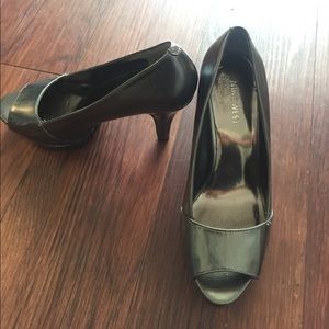 Nine West Peep Toe Heels Size 7 👠