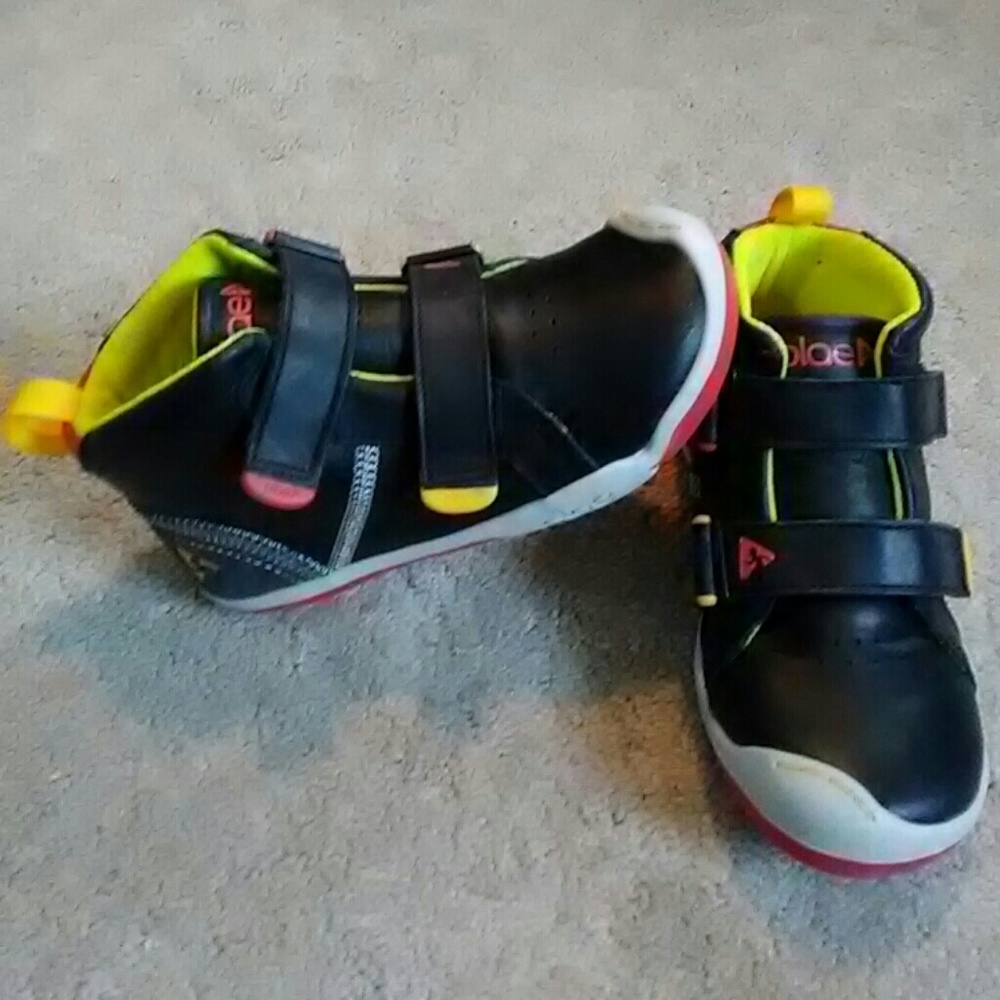 NEW PLAE boys high top sneakers sz 11