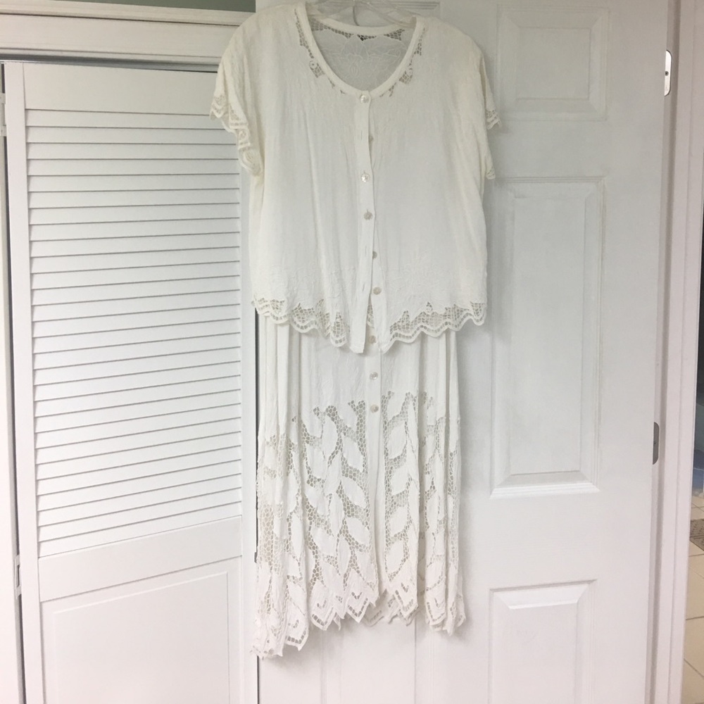 Gorgeous maxi skirt &blouse by SERENDIPITY of Maui