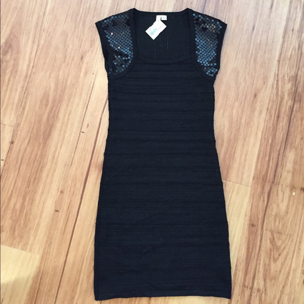 🚨Must Go🚨Cassic LBD