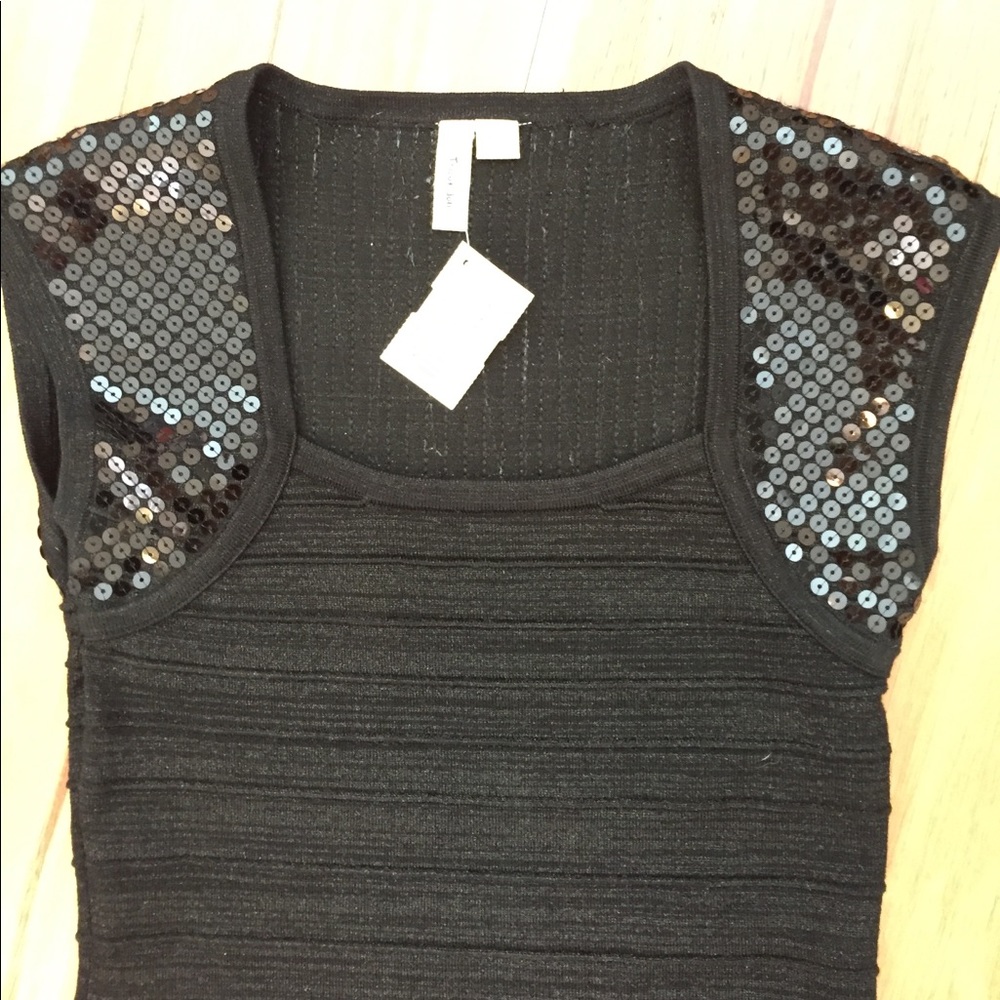 🚨Must Go🚨Cassic LBD - Picture 2 of 4