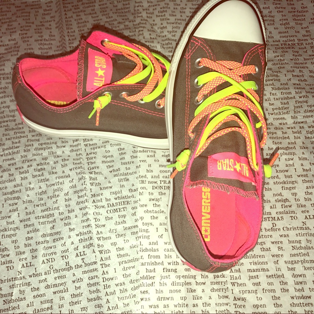 Women All Star low top Converse size 9.