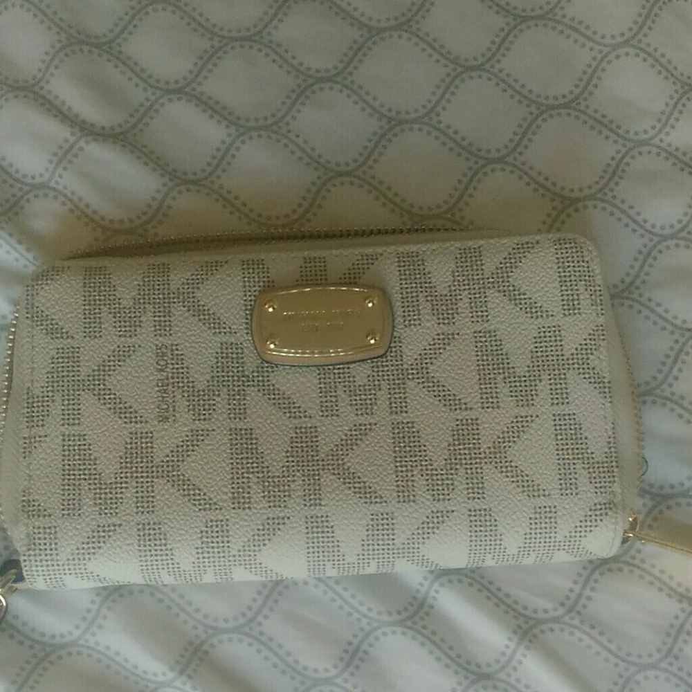 Michael Kors wallet