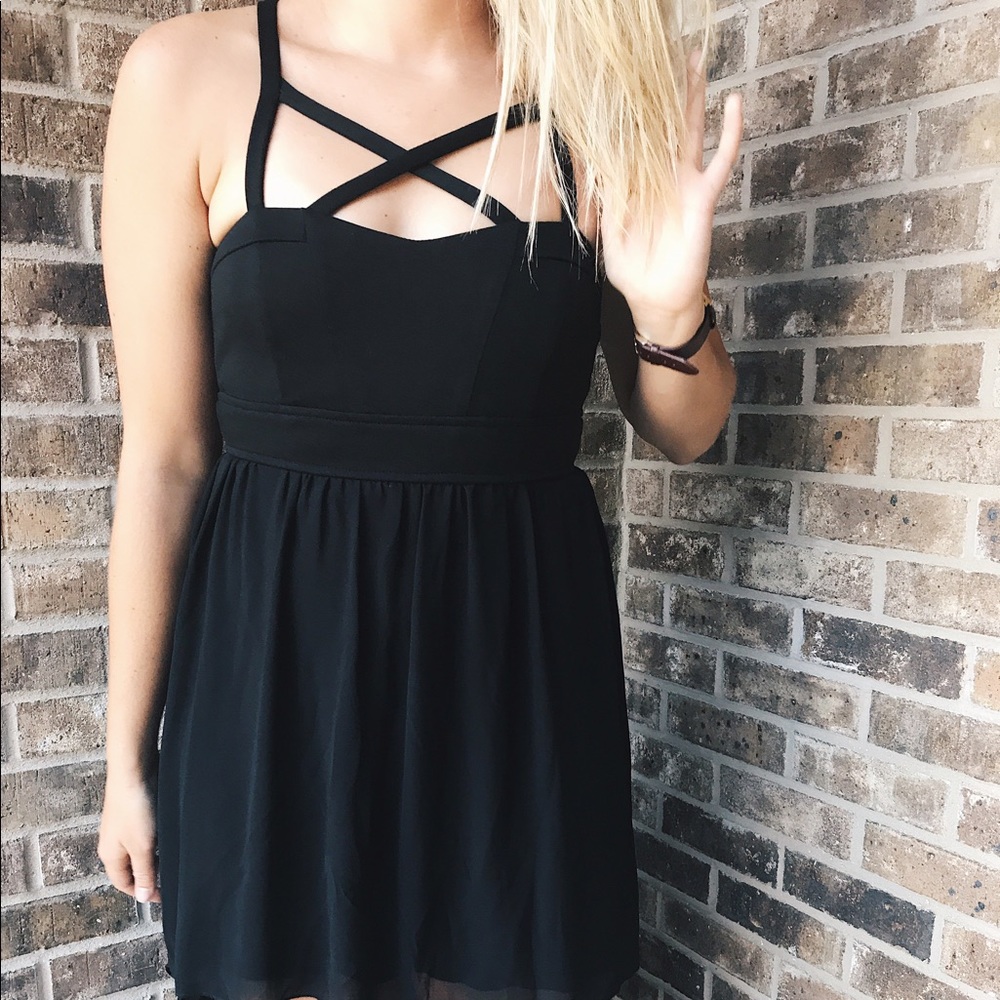 LITTLE BLACK DRESS