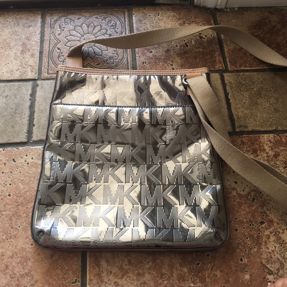 Michael kors crossbody