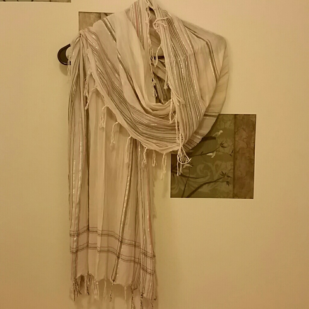 American Eagle Light Scarf