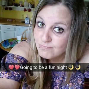 Meet your Posher, Holly mosley