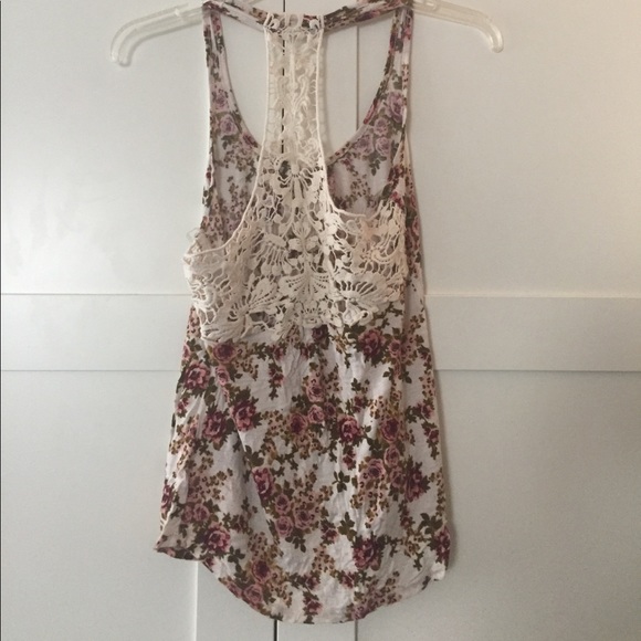 Floral Top - Picture 2 of 2