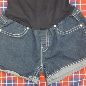 Bella Vida  maternity shorts