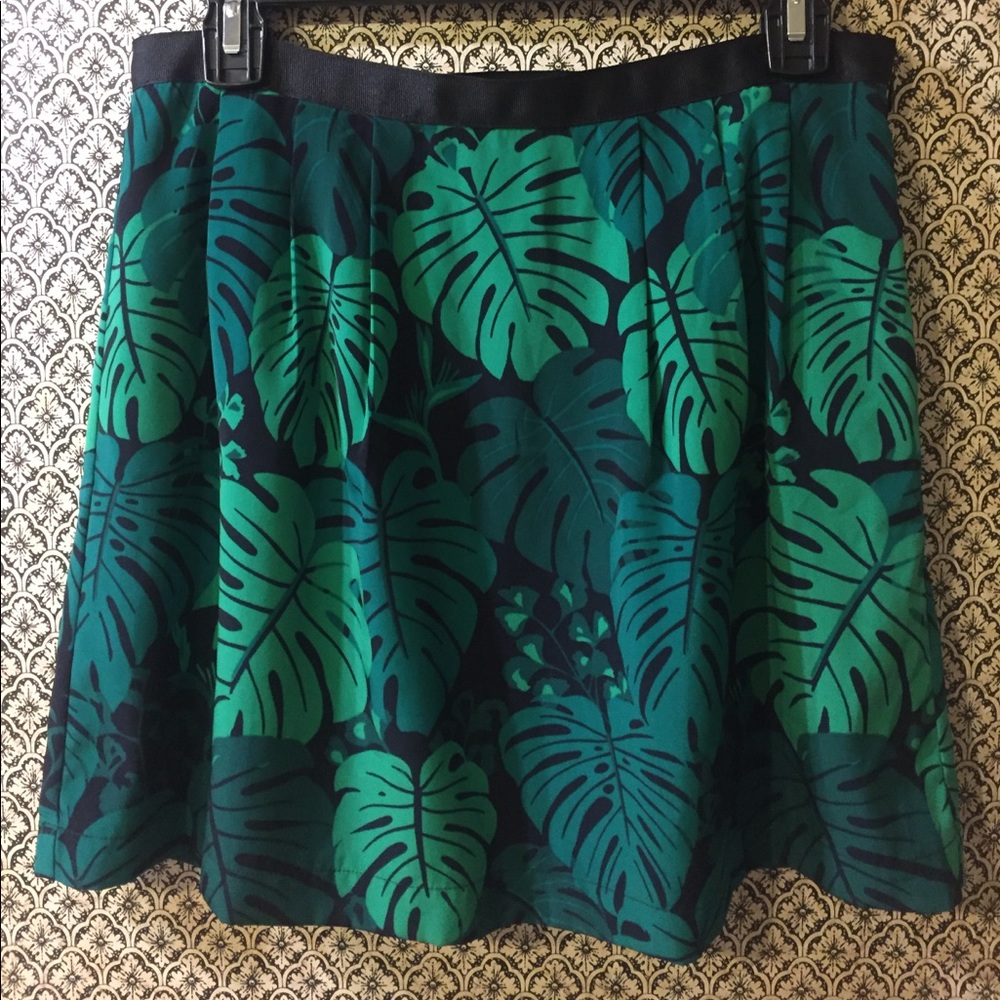 Banana Republic Green Palm Leaf Tropical Mini