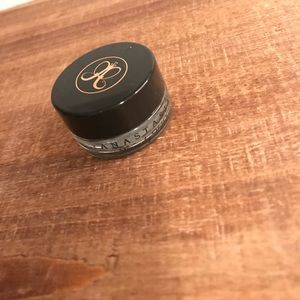 Anastasia Dipbrow in Granite