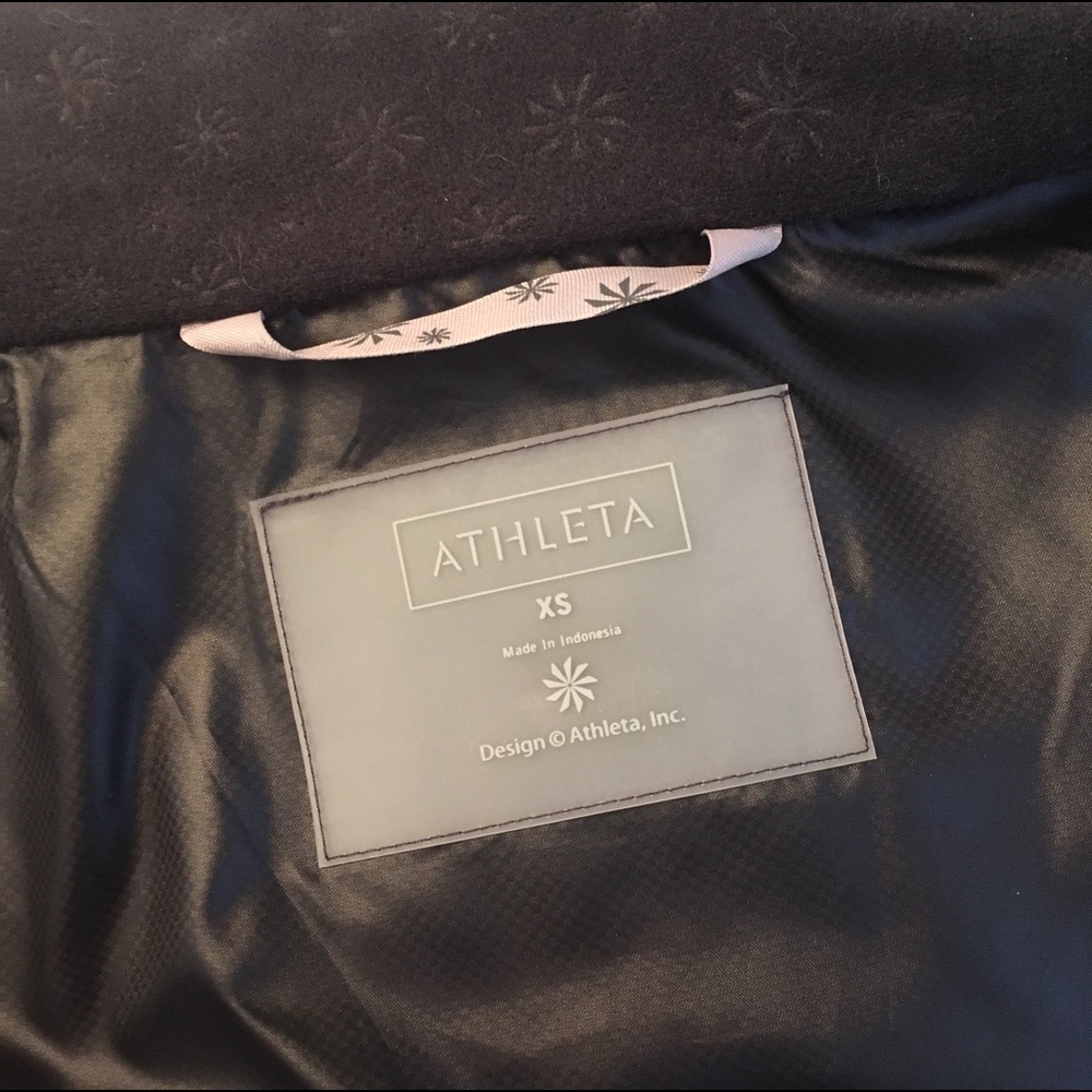 (Donated!) HP! ๐ Athleta rain shell - like new! - Picture 4 of 7