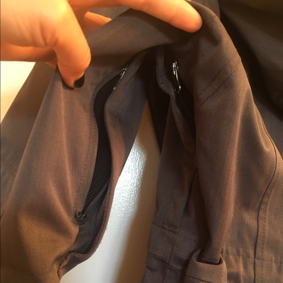 (Donated!) HP! 🎉 Athleta rain shell - like new! - Picture 5 of 7