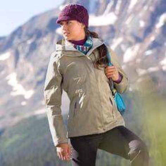 (Donated!) HP! 🎉 Athleta rain shell - like new! - Picture 6 of 7