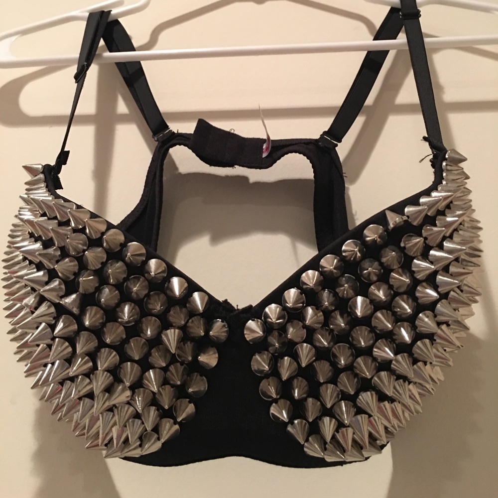 Naughty or Nice 🔥 Spike Bra