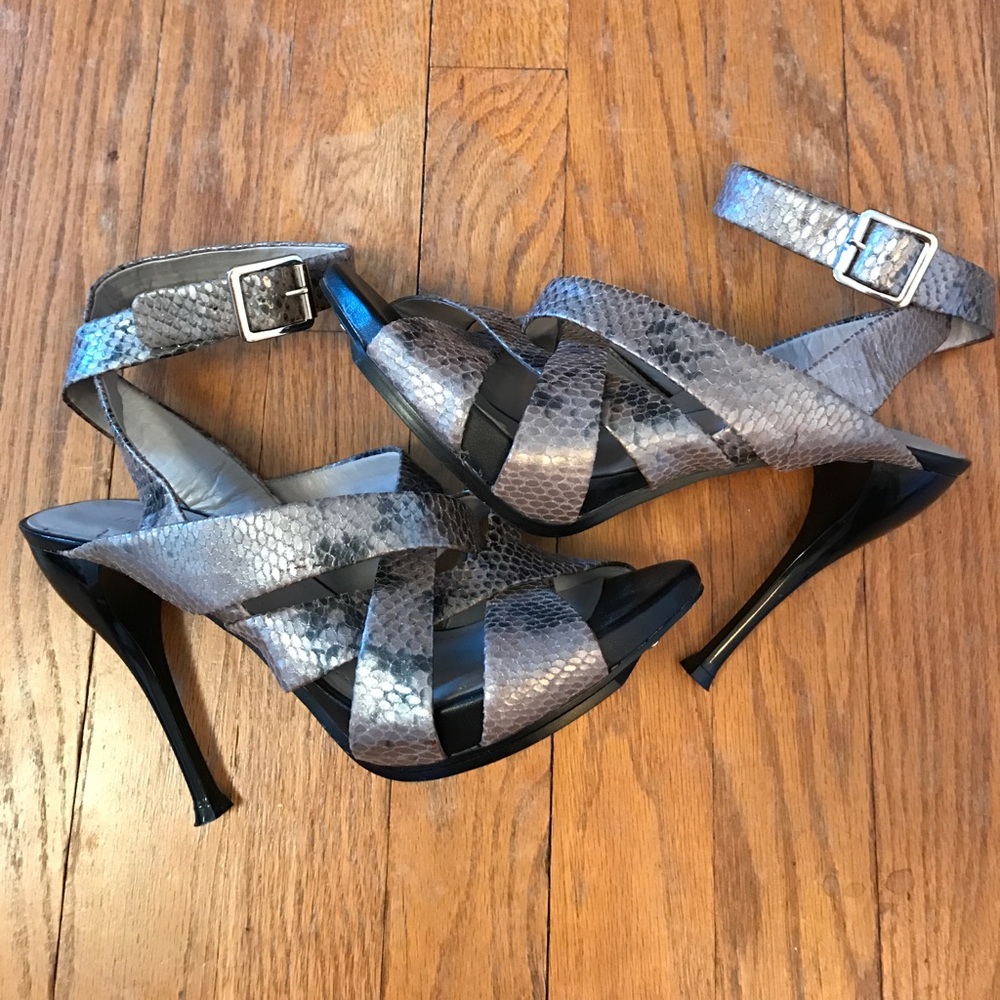 BCBGeneration Black and Silver Heels 🖤 Size 8 EUC