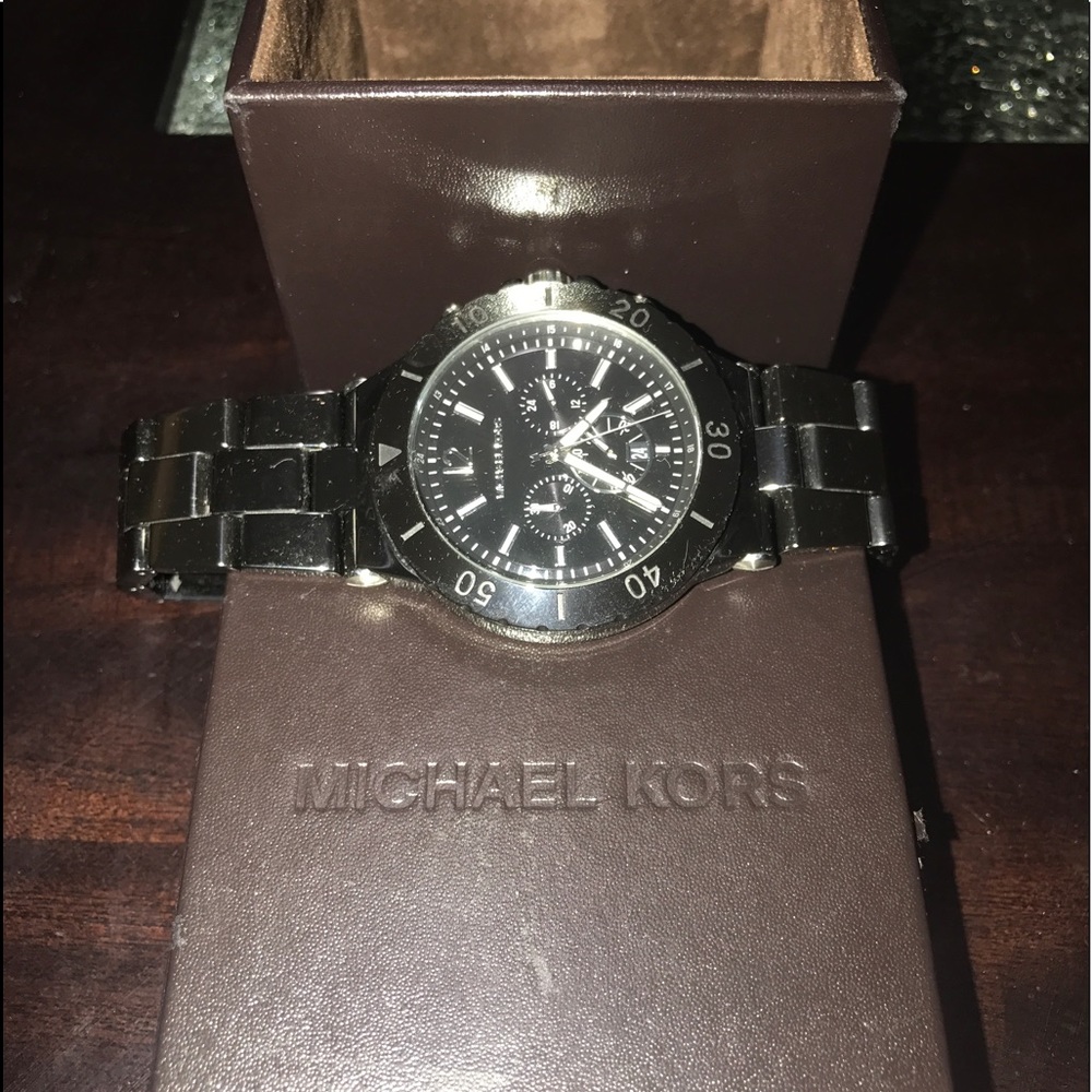 Michael kors mens ceramic watch. - Picture 2 of 4