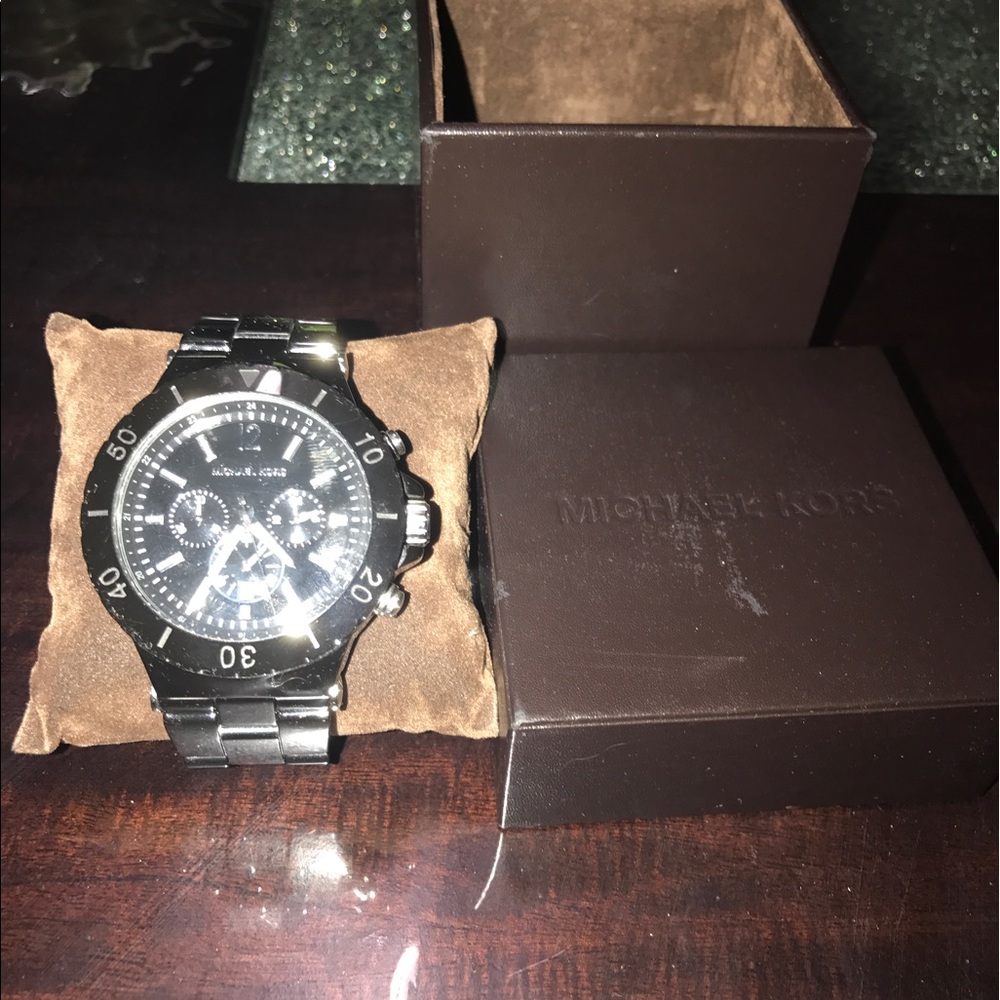 Michael kors mens ceramic watch. - Picture 3 of 4