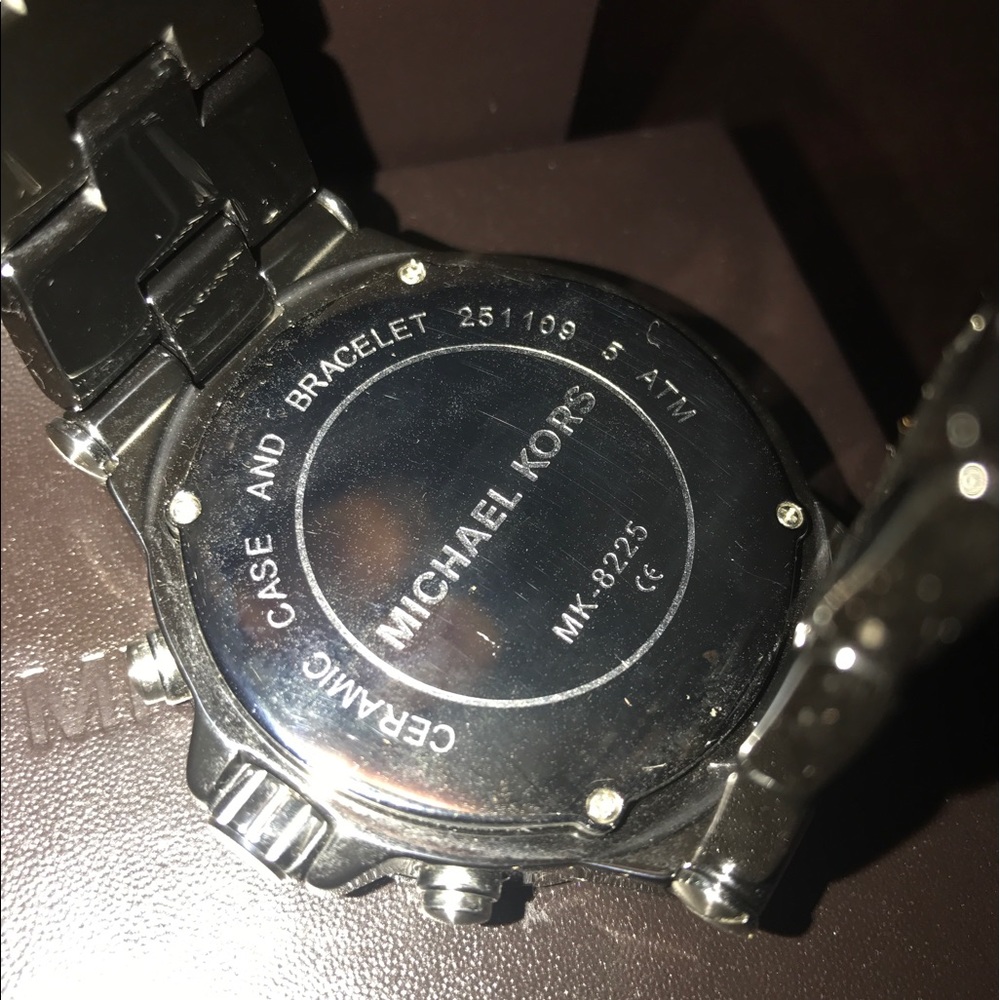 Michael kors mens ceramic watch. - Picture 4 of 4
