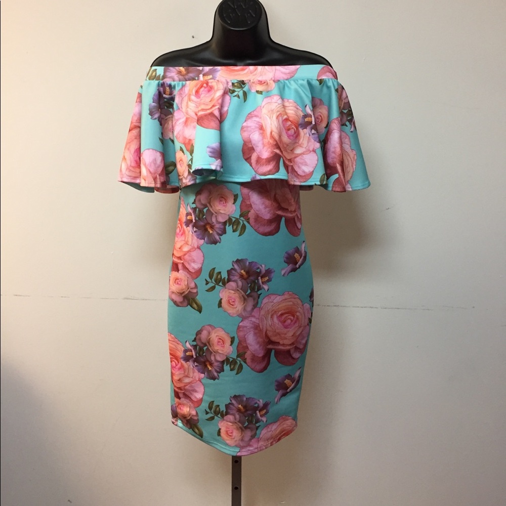 JAYVEE Dress - Picture 1 of 5