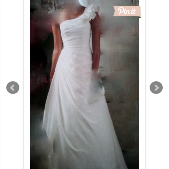 Davids ivory wedding dress embellishments added - Picture 3 of 4