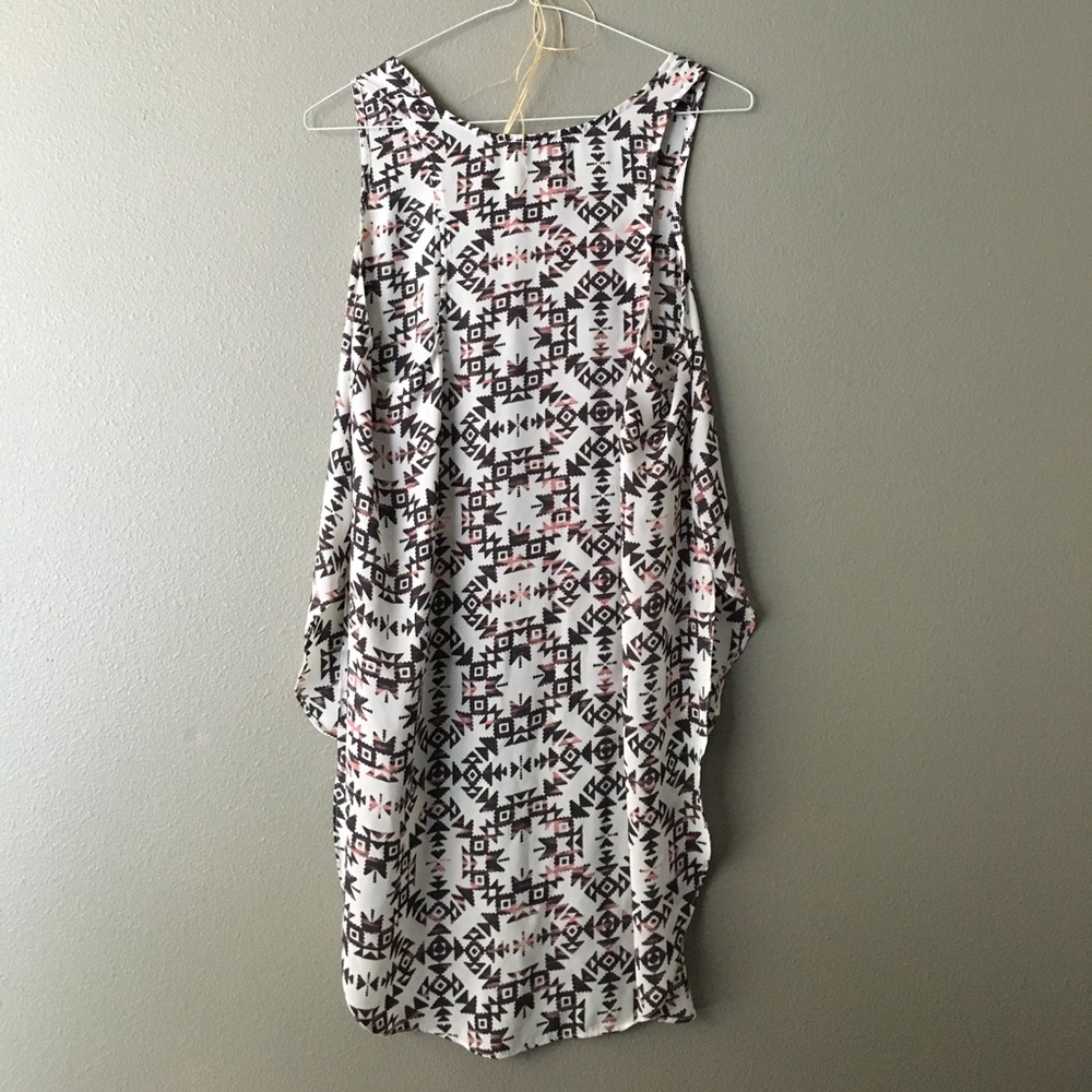 Lush Tank Top - Picture 2 of 3