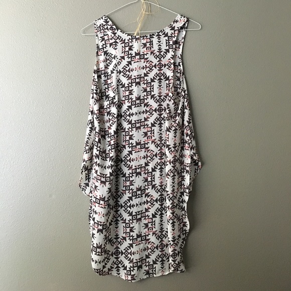 Lush Tank Top - Picture 2 of 3