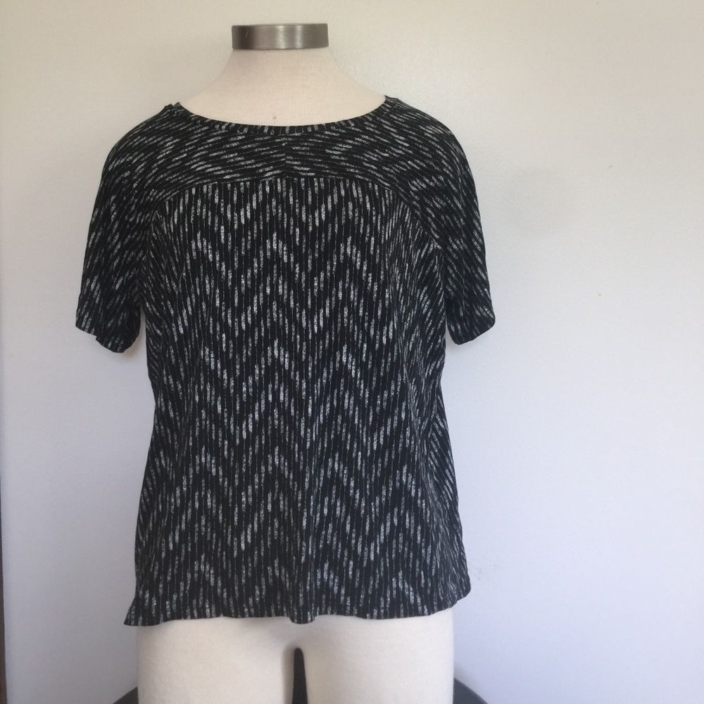 Old Navy Short Sleeve Shirt