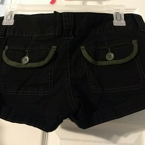 Black shorts - Picture 2 of 2