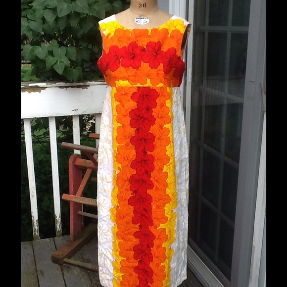 Gorgeous 60s HAWAIIAN Hibiscus Flower Maxi Dress - Picture 4 of 5