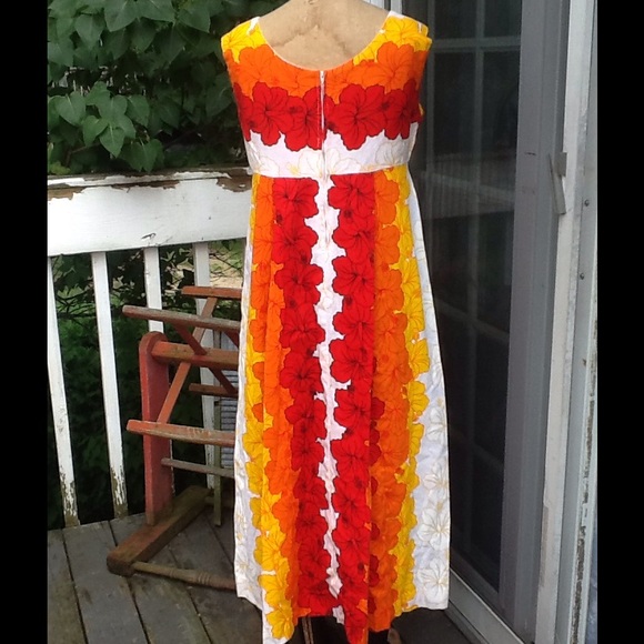 Gorgeous 60s HAWAIIAN Hibiscus Flower Maxi Dress - Picture 5 of 5
