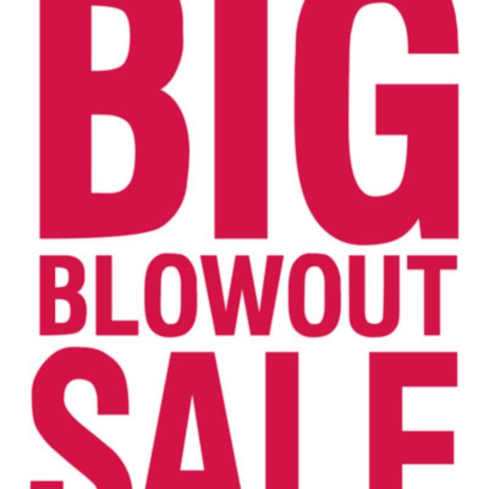 Women's clothes/shoes